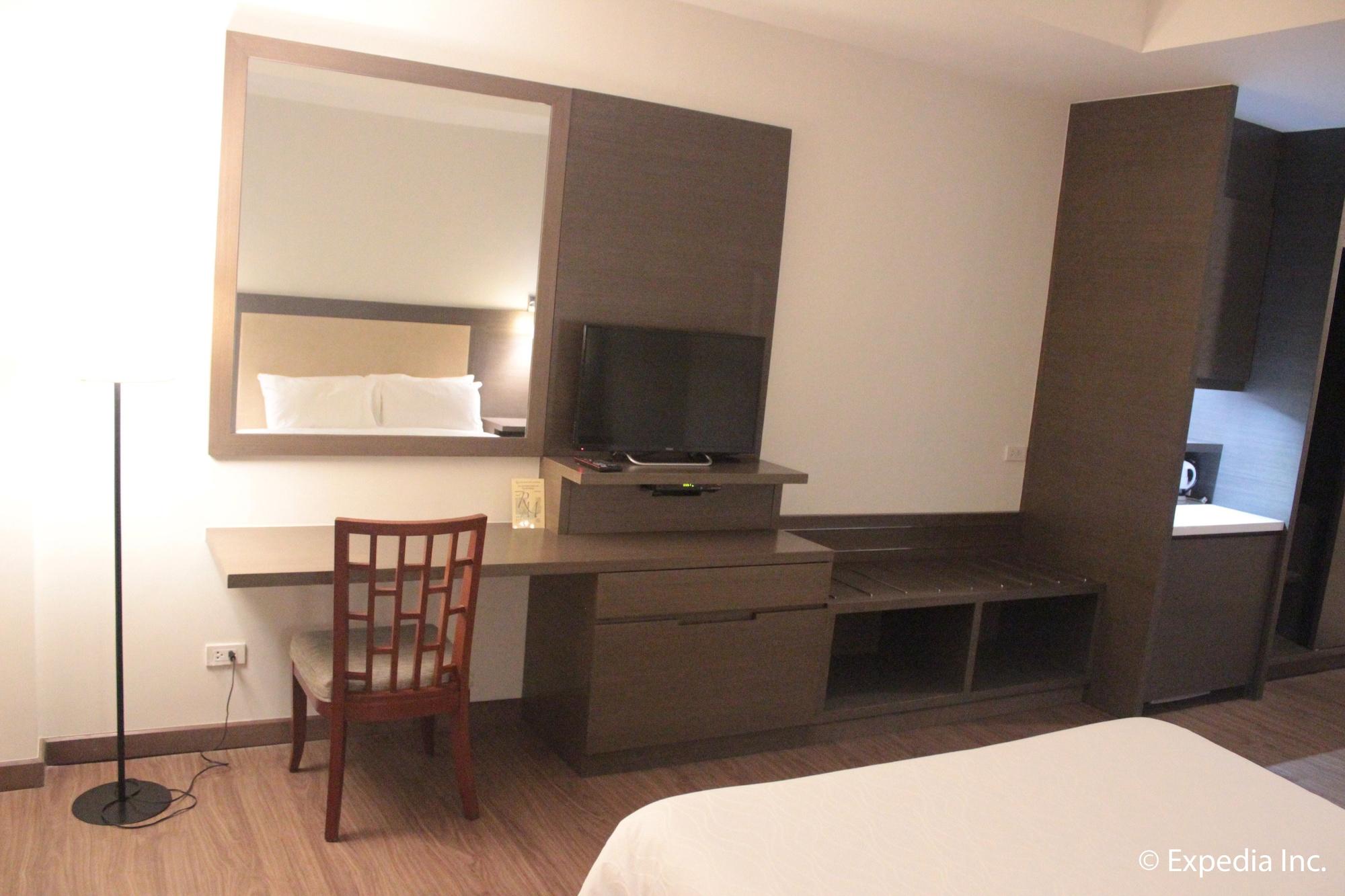 ริเวอร์เมาท์ โฮเต็ล แอนด์ รีสอร์ต Hotel Sarrat ภายนอก รูปภาพ