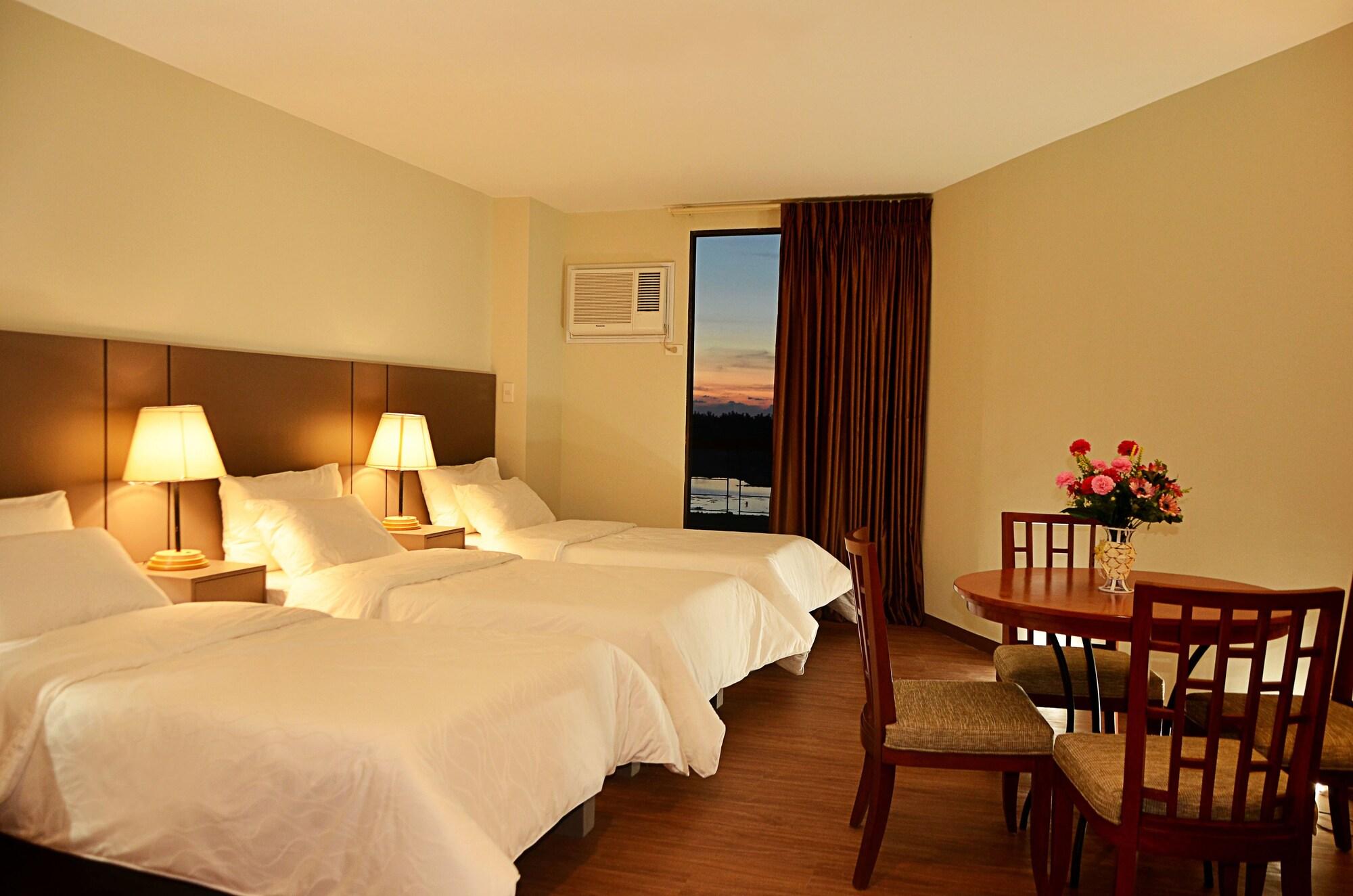 ริเวอร์เมาท์ โฮเต็ล แอนด์ รีสอร์ต Hotel Sarrat ภายนอก รูปภาพ
