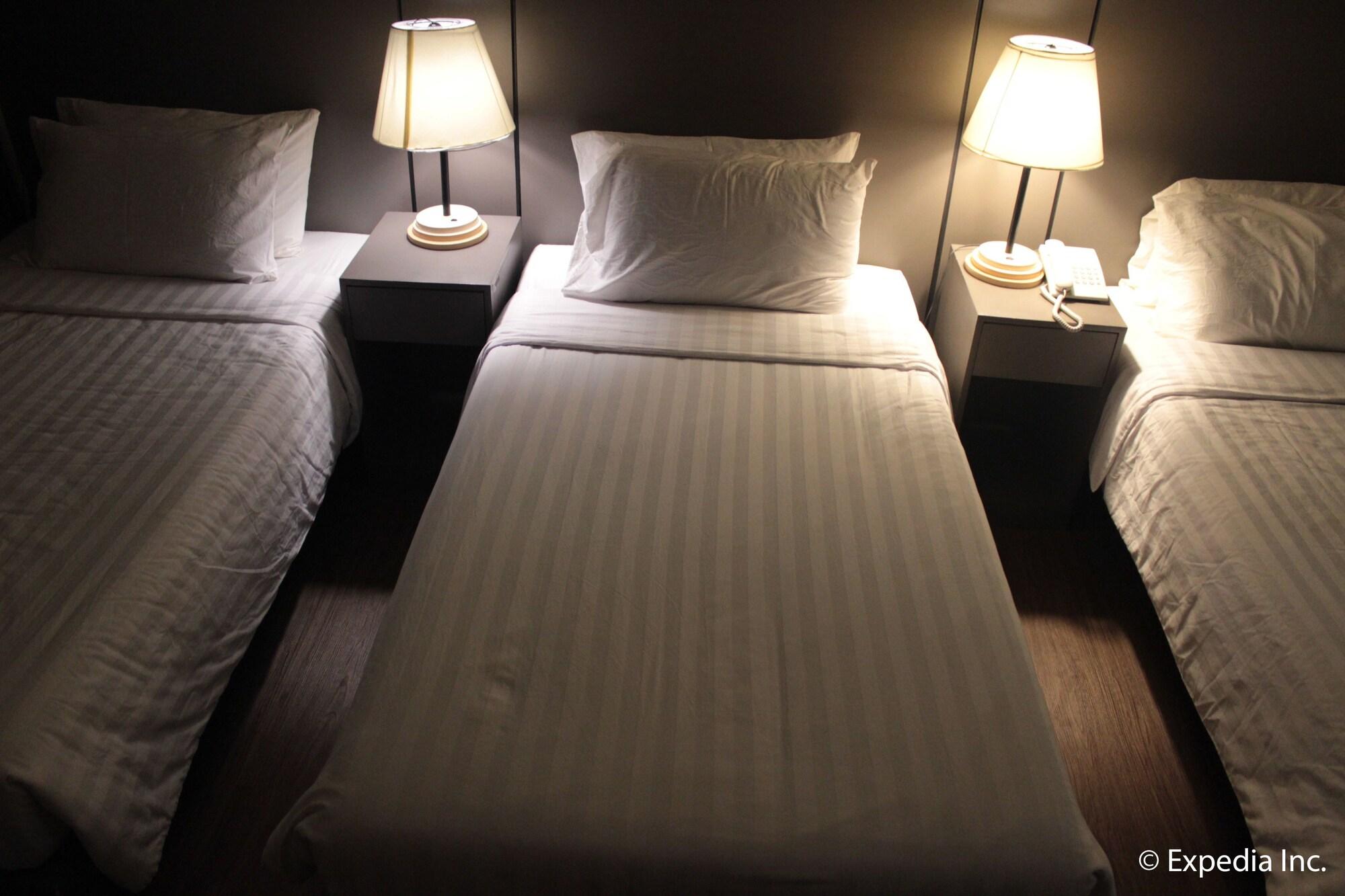 ริเวอร์เมาท์ โฮเต็ล แอนด์ รีสอร์ต Hotel Sarrat ภายนอก รูปภาพ