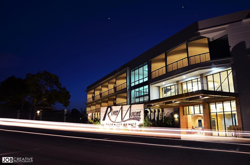 ริเวอร์เมาท์ โฮเต็ล แอนด์ รีสอร์ต Hotel Sarrat ภายนอก รูปภาพ