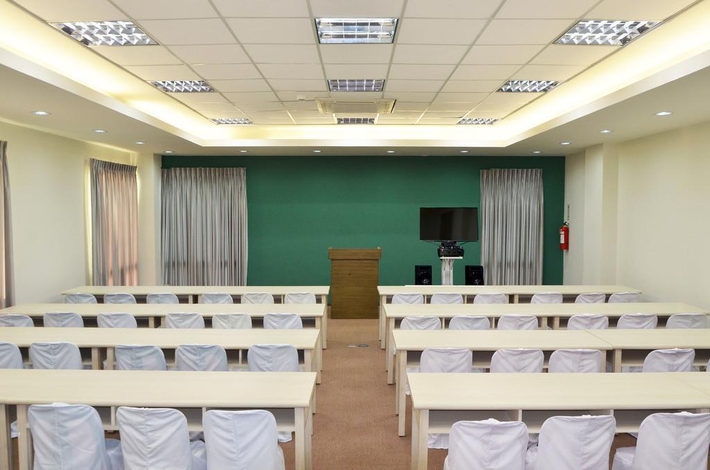 ริเวอร์เมาท์ โฮเต็ล แอนด์ รีสอร์ต Hotel Sarrat ภายนอก รูปภาพ