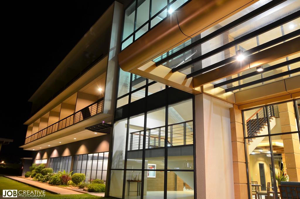 ริเวอร์เมาท์ โฮเต็ล แอนด์ รีสอร์ต Hotel Sarrat ภายนอก รูปภาพ
