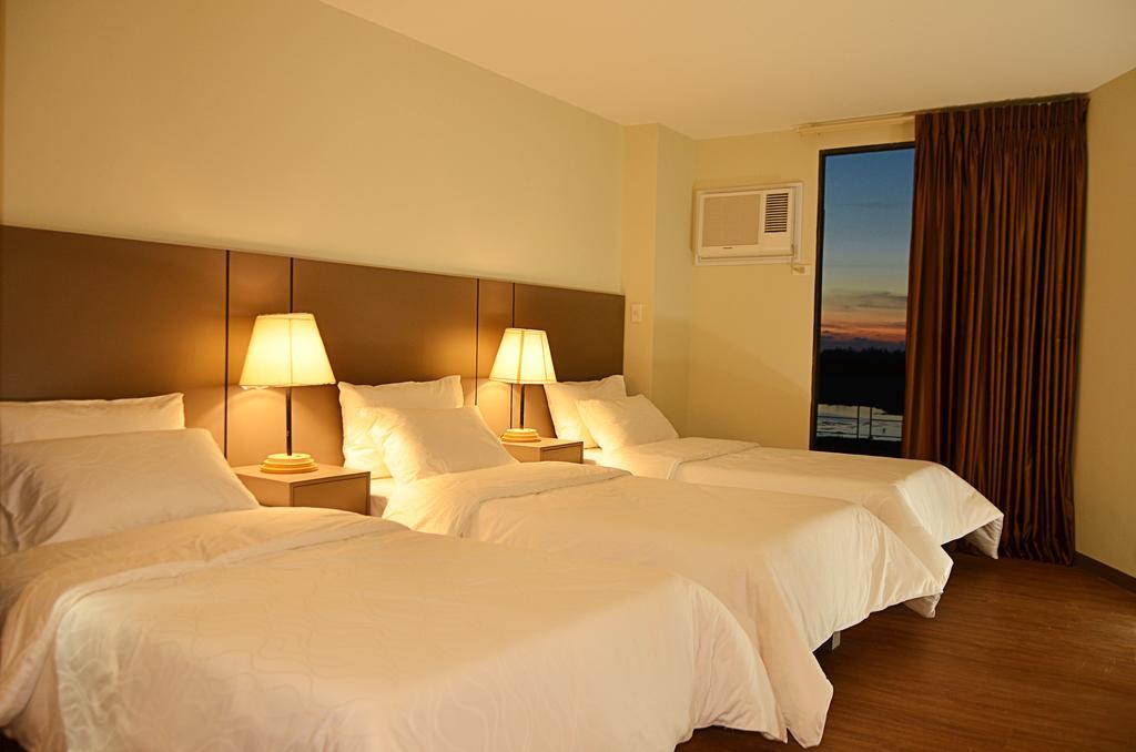 ริเวอร์เมาท์ โฮเต็ล แอนด์ รีสอร์ต Hotel Sarrat ภายนอก รูปภาพ