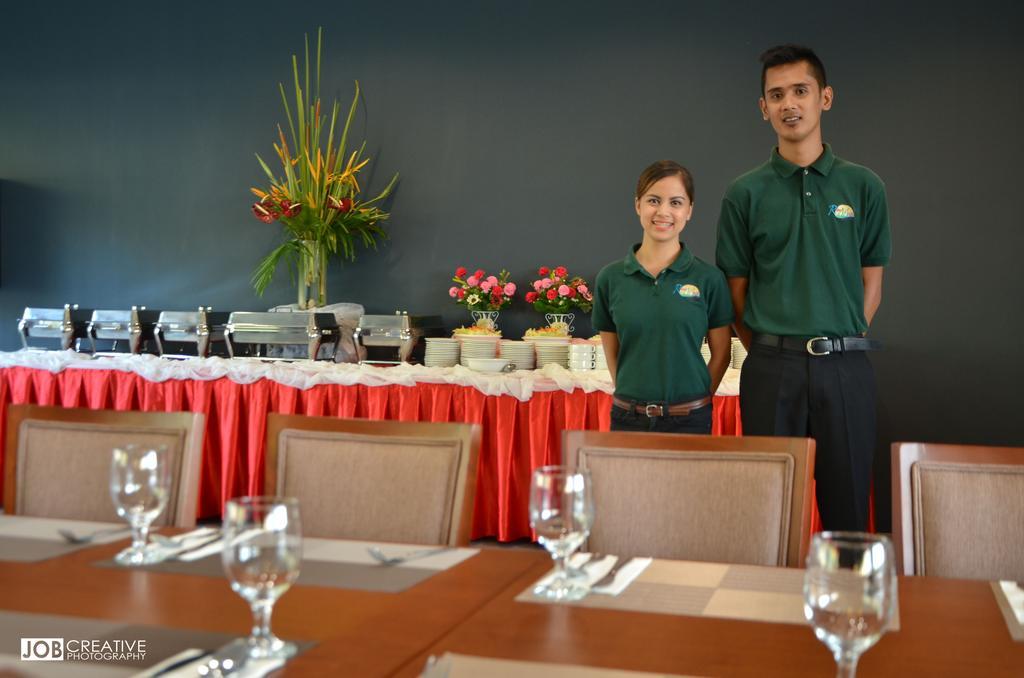 ริเวอร์เมาท์ โฮเต็ล แอนด์ รีสอร์ต Hotel Sarrat ภายนอก รูปภาพ