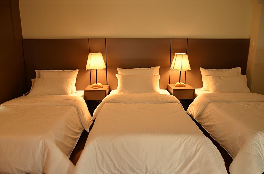 ริเวอร์เมาท์ โฮเต็ล แอนด์ รีสอร์ต Hotel Sarrat ภายนอก รูปภาพ