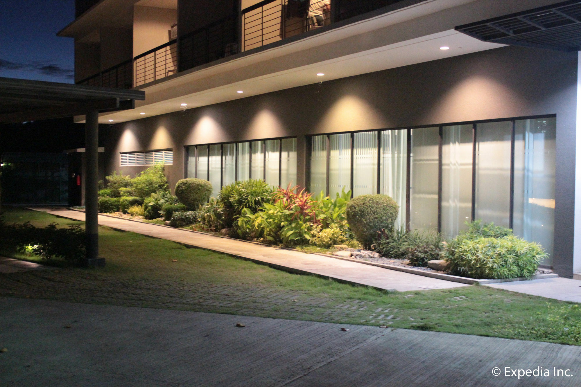 ริเวอร์เมาท์ โฮเต็ล แอนด์ รีสอร์ต Hotel Sarrat ภายนอก รูปภาพ