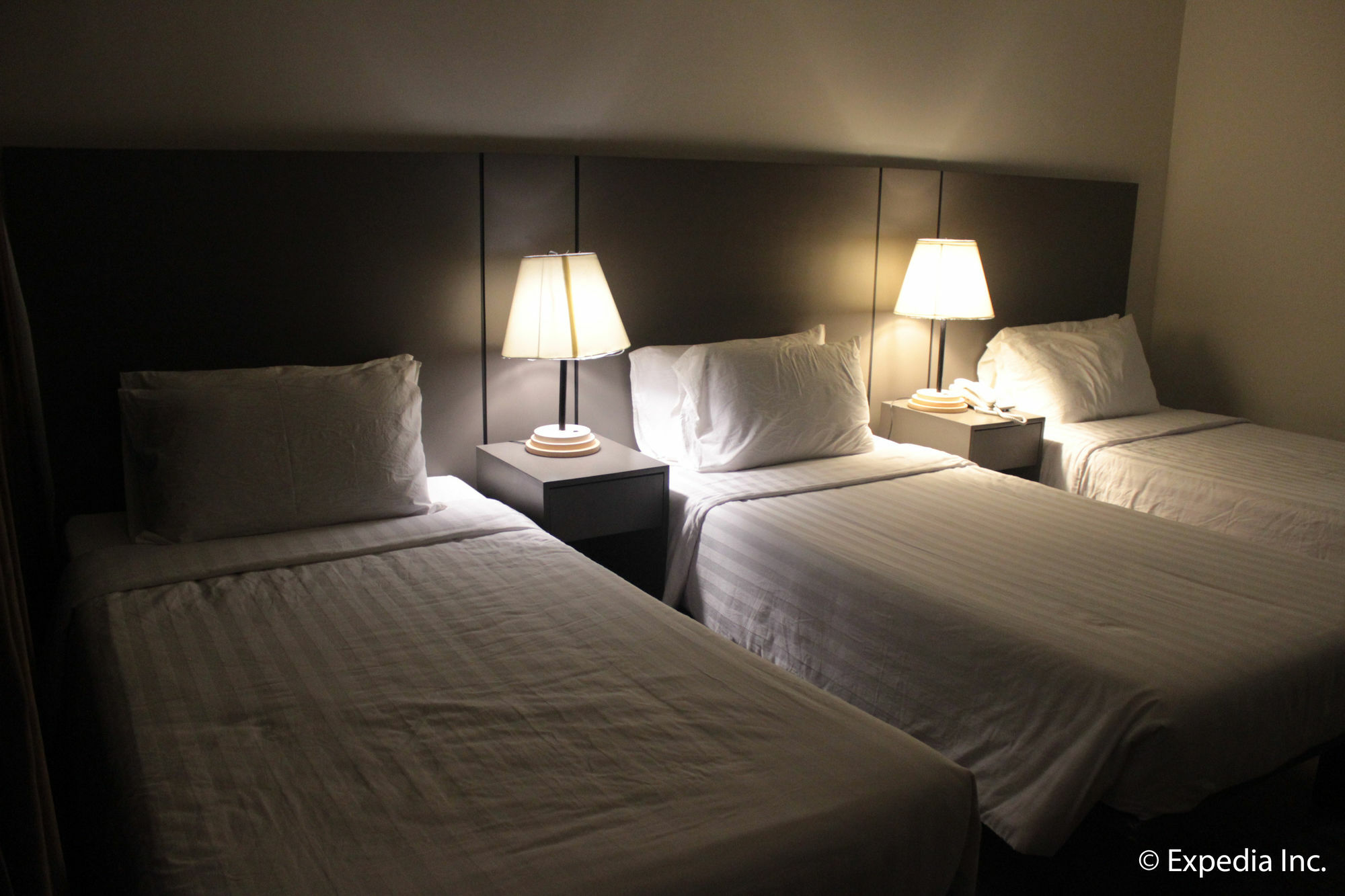 ริเวอร์เมาท์ โฮเต็ล แอนด์ รีสอร์ต Hotel Sarrat ภายนอก รูปภาพ