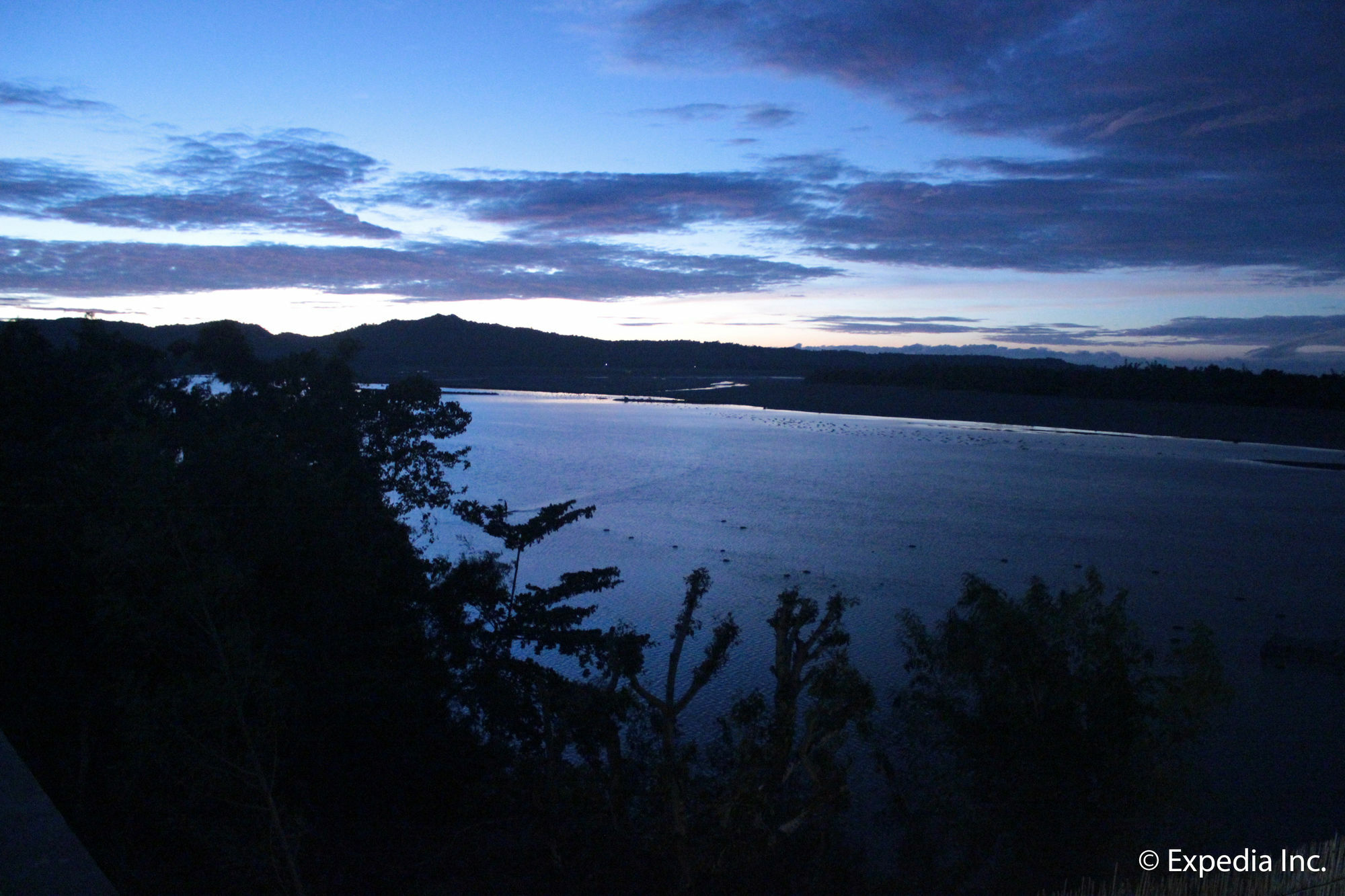 ริเวอร์เมาท์ โฮเต็ล แอนด์ รีสอร์ต Hotel Sarrat ภายนอก รูปภาพ