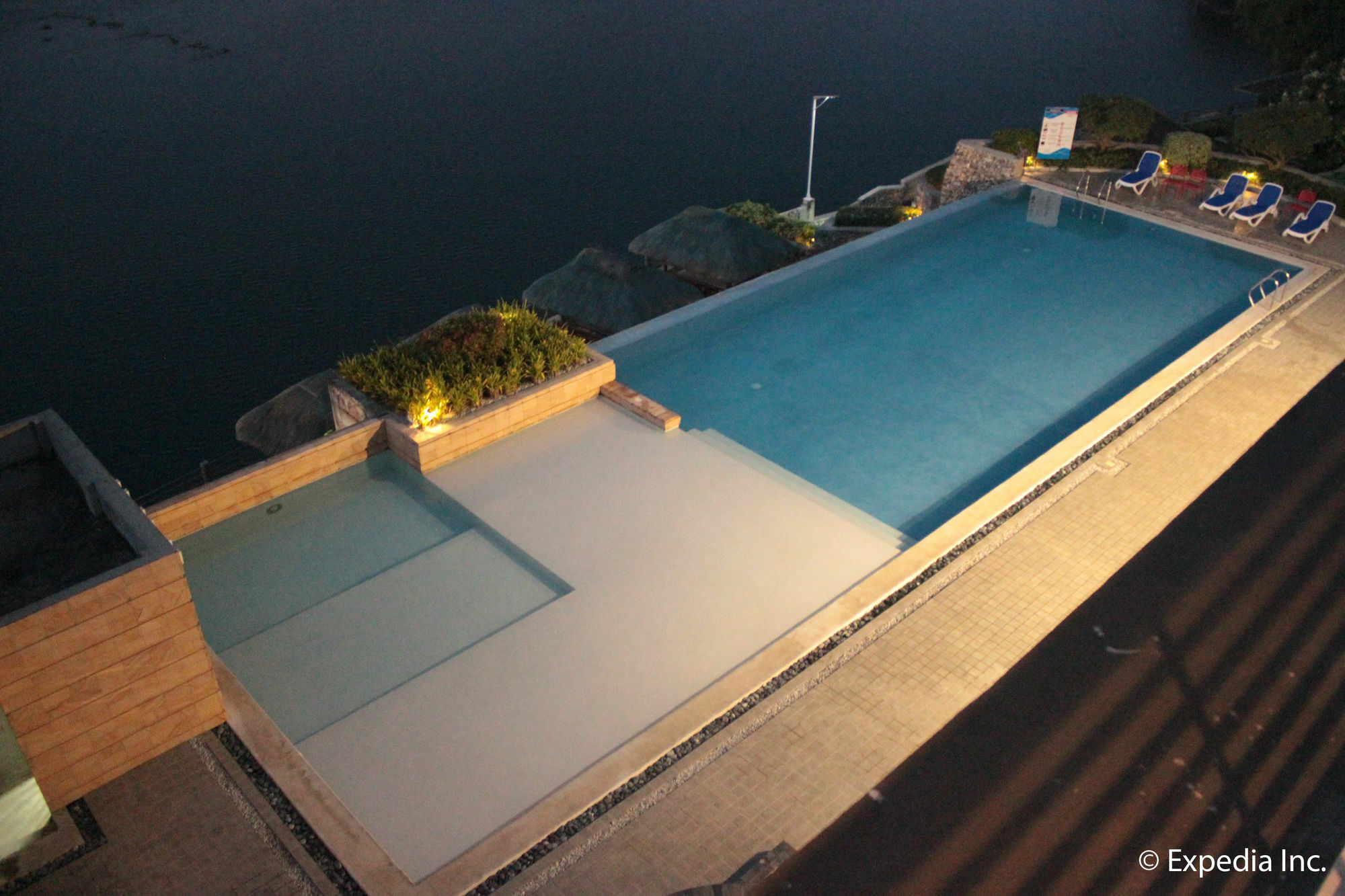 ริเวอร์เมาท์ โฮเต็ล แอนด์ รีสอร์ต Hotel Sarrat ภายนอก รูปภาพ